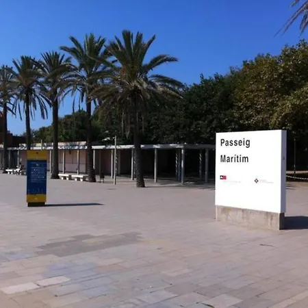 Con Jardin Cerca Playa Y A 15 Min De Plaza Catalunya En Tren Апартаменты Сан-Адриан-де-Бесос